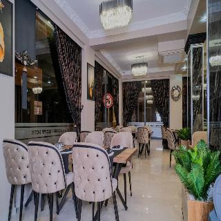 Grand Clover Hotel