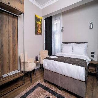 Grand Clover Hotel