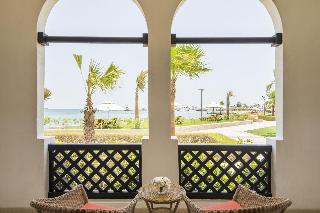 Room
 di Sharq Village & Spa