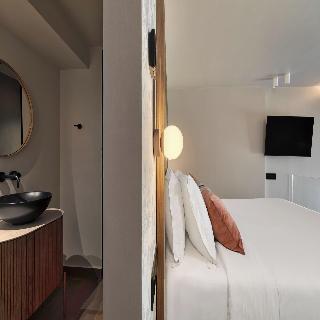Castello Boutique Suites By The Sea