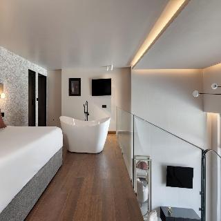 Castello Boutique Suites By The Sea