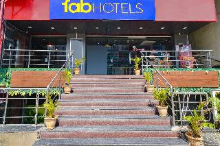 Fabhotel Starhood