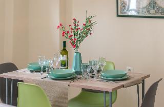 Kallas Apartments, ,