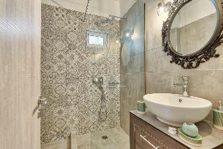 Kallas Apartments, ,