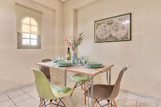 Kallas Apartments, ,