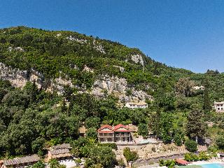 The Summit Escape, ,