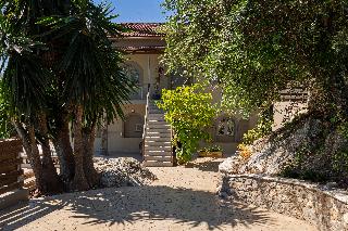 The Summit Escape, ,