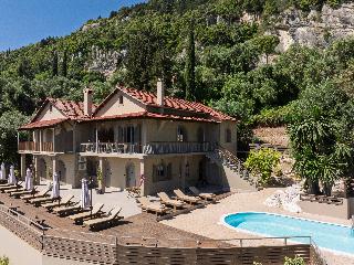 The Summit Escape, ,