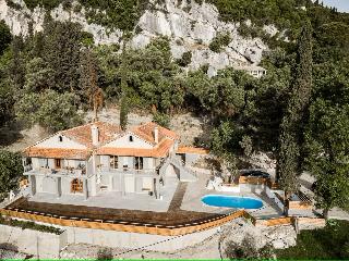 The Summit Escape, ,