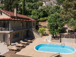 The Summit Escape, ,