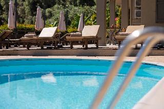 The Summit Escape, ,