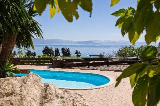 The Summit Escape, ,