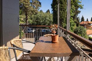 The Summit Escape, ,