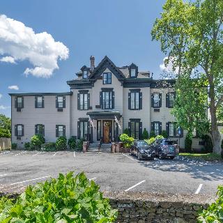 The Carriage House Inn