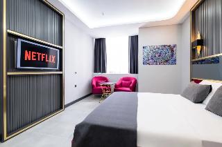 216 Prestige Hotel
