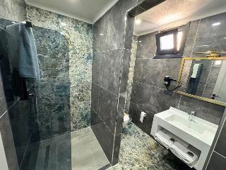 216 Prestige Hotel