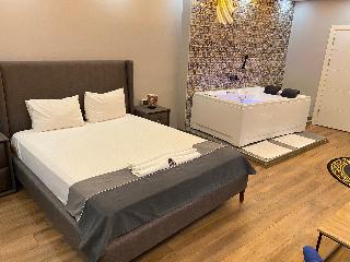 216 Comfort Inn Suite