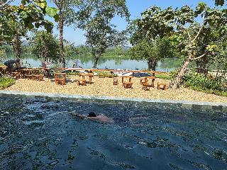 Va Riverside Retreat