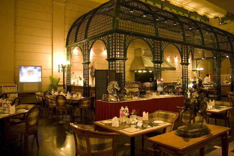 Le Meridien Bangalore - Restaurant
