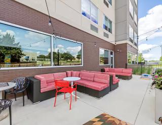 Tru by Hilton Kansas City Airport