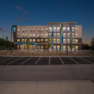 Tru by Hilton Kansas City Airport