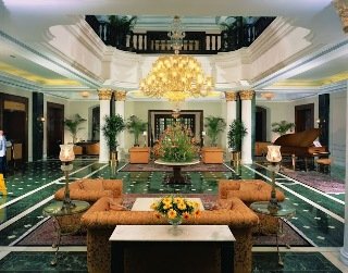 Lobby
 di The Oberoi Grand, Kolkata