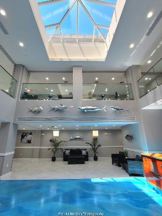 The Chart House Marina Hotel