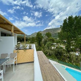 Alboro Seaside Suites