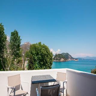 Alboro Seaside Suites