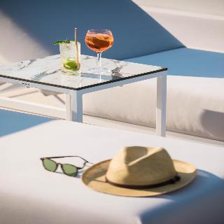 Alboro Seaside Suites