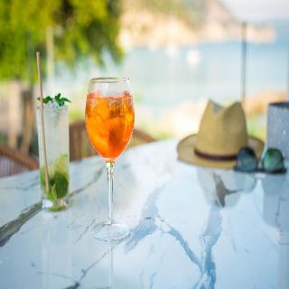 Alboro Seaside Suites