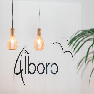 Alboro Seaside Suites