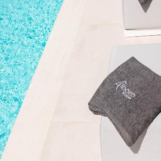 Alboro Seaside Suites