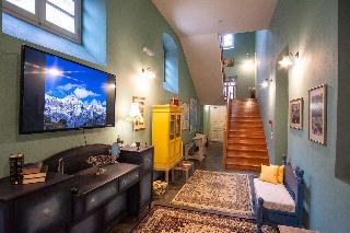 Old School Hotel