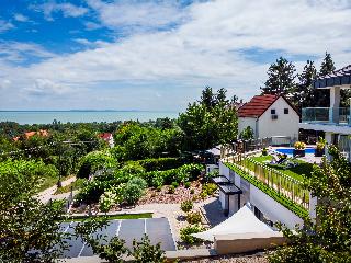 Lake Spirit Boutique Apartments