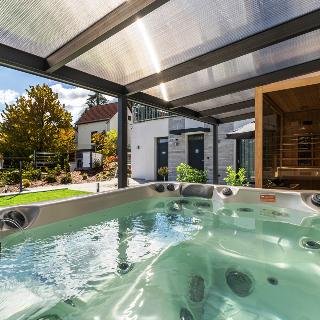 Lake Spirit Boutique Apartments