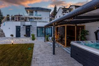 Lake Spirit Boutique Apartments