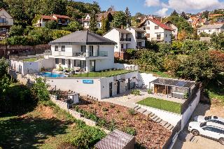Lake Spirit Boutique Apartments