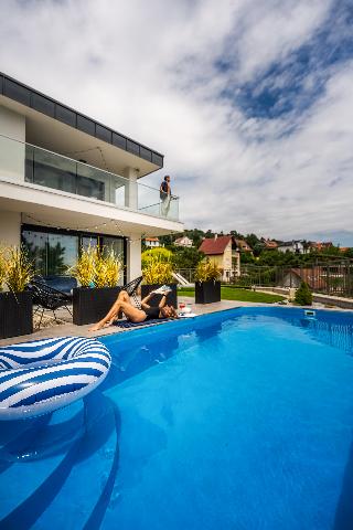 Lake Spirit Boutique Apartments