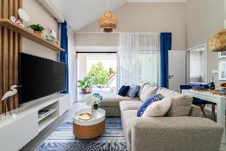 Lake Spirit Boutique Apartments