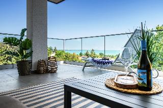 Lake Spirit Boutique Apartments