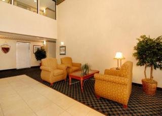 Lobby
 di Comfort Suites (Dover)