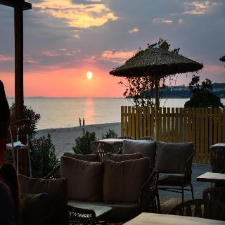 Ninos Grand Beach Hotel Resort