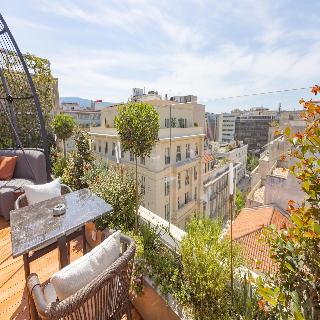 Adia Aluma Athens, Curio Collection