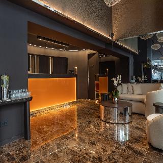 Adia Aluma Athens, Curio Collection