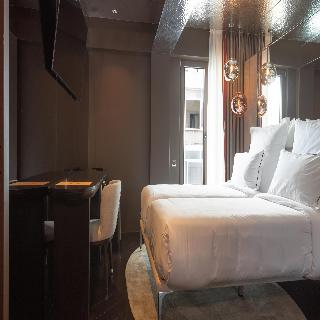 Adia Aluma Athens, Curio Collection