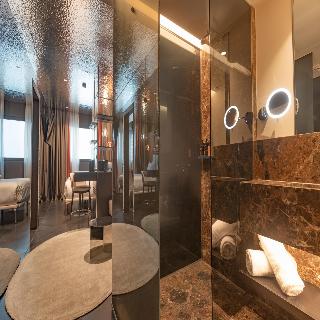 Adia Aluma Athens, Curio Collection