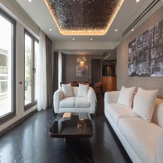 Adia Aluma Athens, Curio Collection