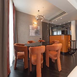 Adia Aluma Athens, Curio Collection