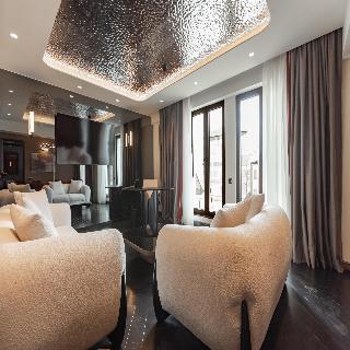 Adia Aluma Athens, Curio Collection